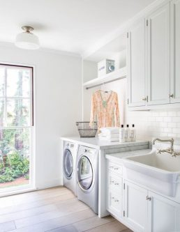 5 Lovely Laundry Room Ideas - DianneDecor.com