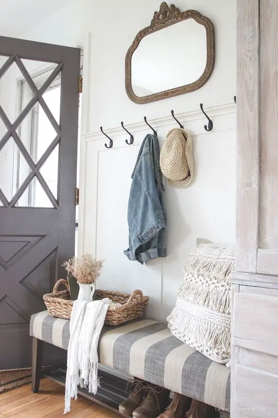 Entryway Decor