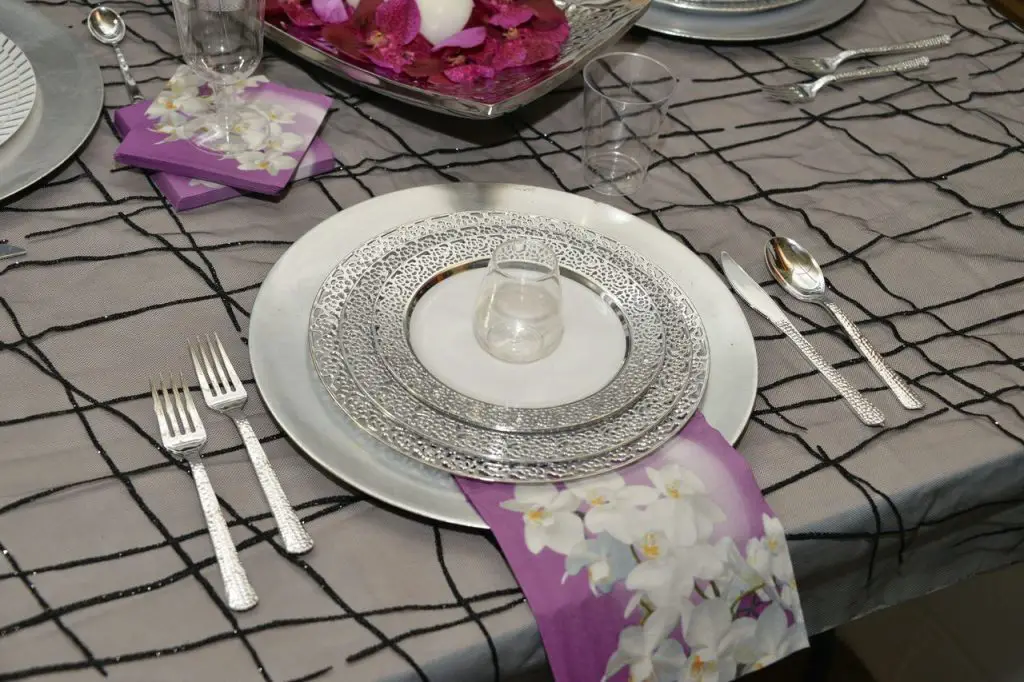 Silver Lace Plastic Tableware