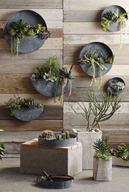 10 Very Pretty Vertical Garden Walls - DianneDecor.com