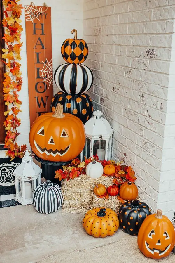 5 Not Scary Halloween Decor Ideas - DianneDecor.com