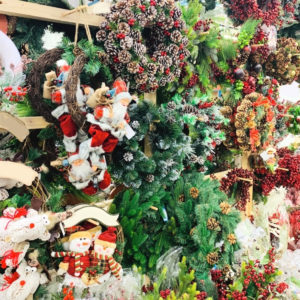 When To Start Decorating For Each Holiday - DianneDecor.com