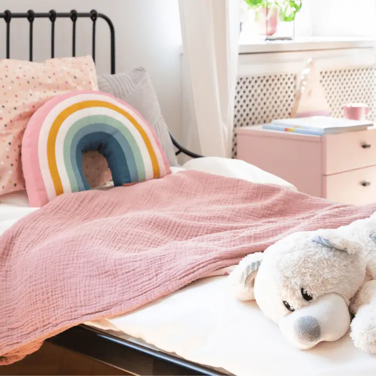 Cheap Decorating Ideas For Kids' Bedrooms - DianneDecor.com