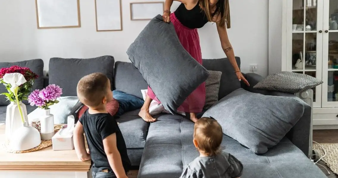 16 Kid-Friendly, Unbreakable Coffee Table Decor Ideas