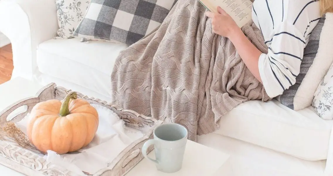 11 Gorgeous Fall Coffee Table Decor Ideas