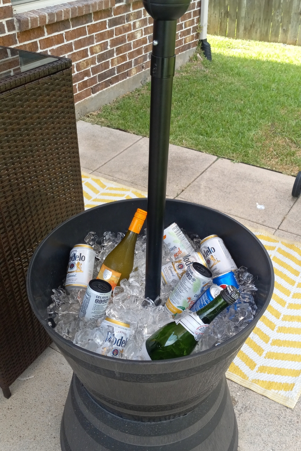 diy umbrella stand cooler