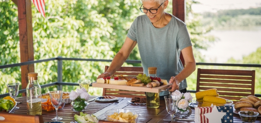 The Art of the Effortless Host: Mastering the 5-4-3-2-1 Method